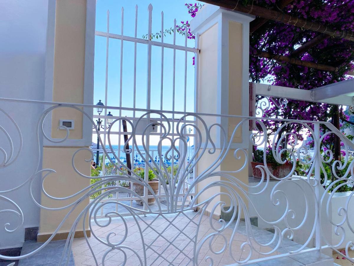 La Caravella Di Positano - Relais, Beach & Residences Exteriör bild